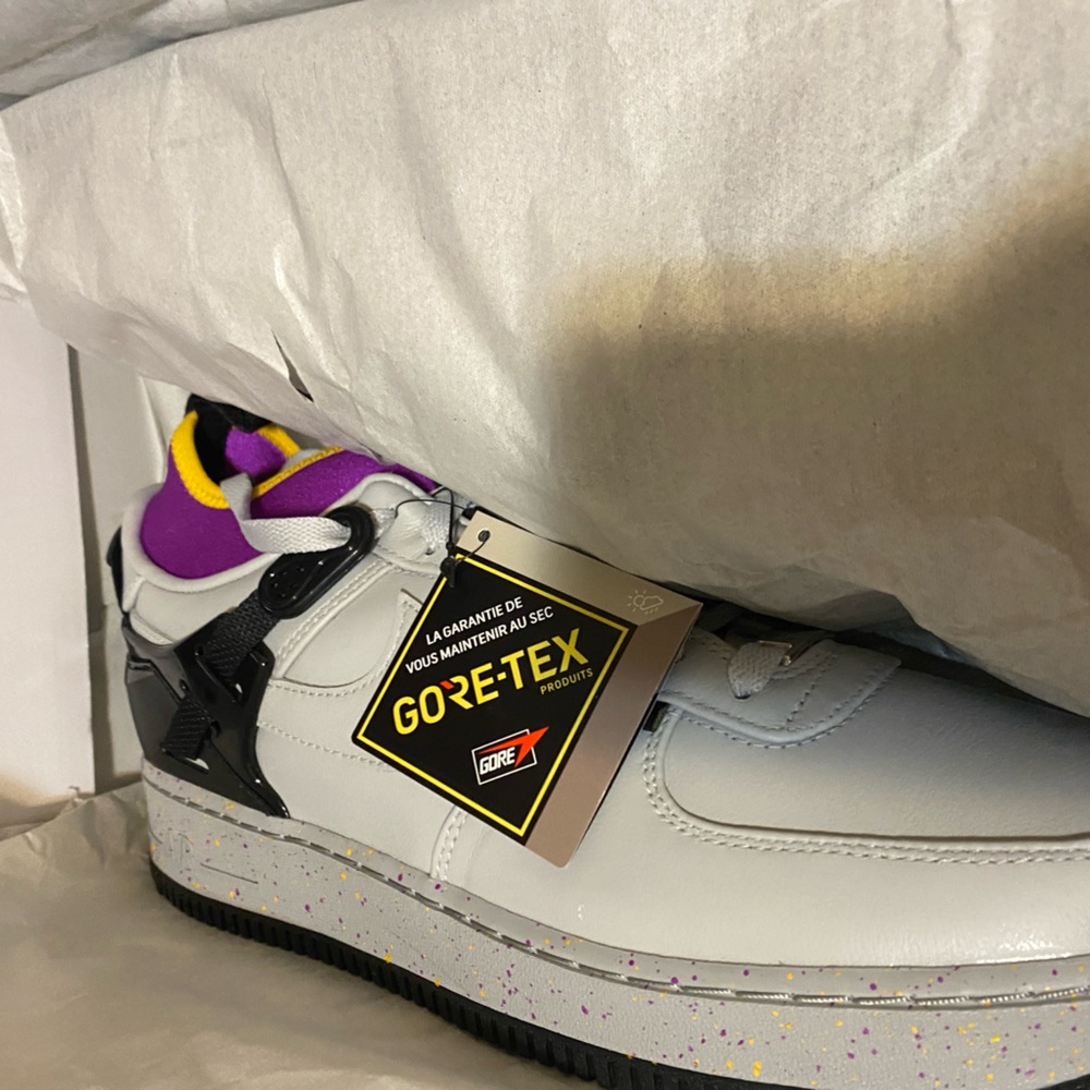 BRAND NEW WITH TAG AND BOX AIR FORCE 1 LOW 10.5